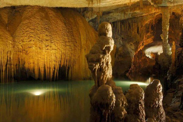 В горах Кабардино-Балкарии ученые шали Огненную пещеру