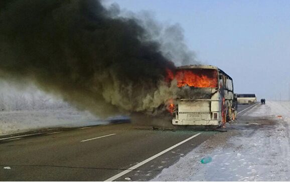 В Казахстане в горящем автобусе погибли 52 человека: в Сети появилось видео трагедии