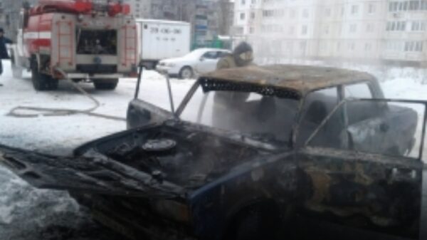 В Липецке днем сгорел автомобиль