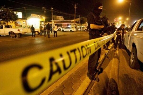 В Мексике наркокартель отрезал 5 человеческих голов и уложил на капоте такси