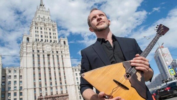 В Москве убит балалаечник и дирижёр Дмитрий Калинин