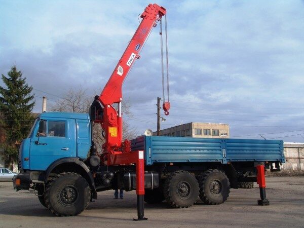 В Нижегородской области стрела манипулятора пробила голову автослесаря