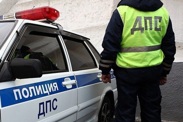 В Петербурге автомобилист отбился от сотрудника ГИБДД