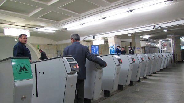 В Петербурге из-за ожидаемого наплыва пассажиров в метро рекомендуют запастись жетонами
