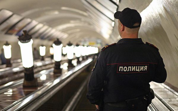 В Петербурге задержали ублажавшего себя в метро мужчину