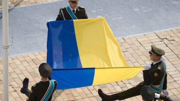 В Польше суд не счёл надругательством вытирание ног о флаг Украины