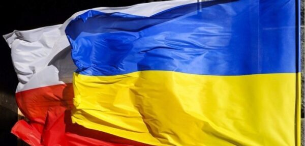 В посольстве ответили на слова Моравецкого об украинских беженцах