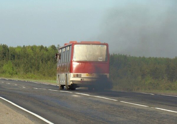 В Ростове пассажиры с ужасом выбегали из горящего автобуса