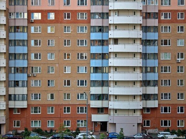 В Самаре женщина упала с восьмого этажа и погибла