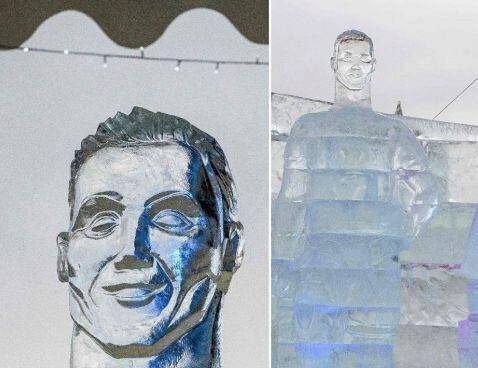 В Сети высмеяли ледяную статую Криштиану Роналду в Москве