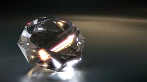 В Южной Африке нашли крупнейший в истории алмаз в 910 карат