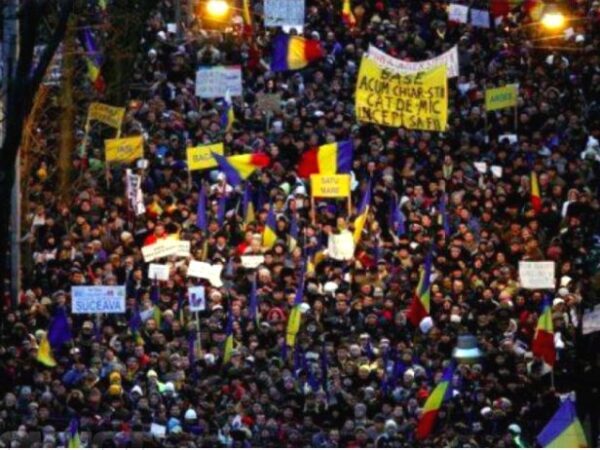 В Бухаресте проходит многотысячный митинг против коррупции