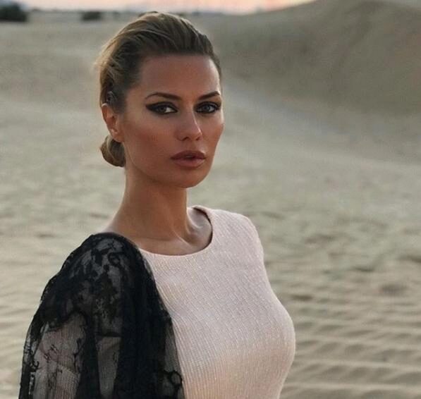 Виктория Боня побывала в зыбучих песках