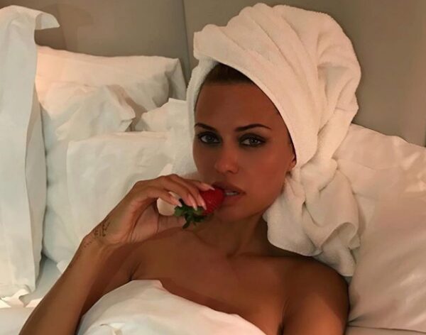 Виктория Боня впечатлила подписчиков эротическим фото в Instagram