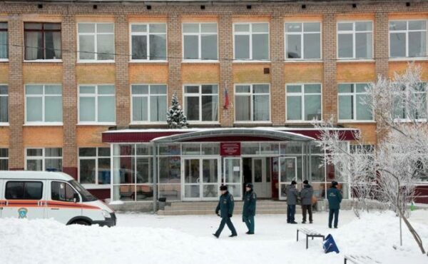 “Внутреннюю поножовщину” в пермской школе расследует прокуратура