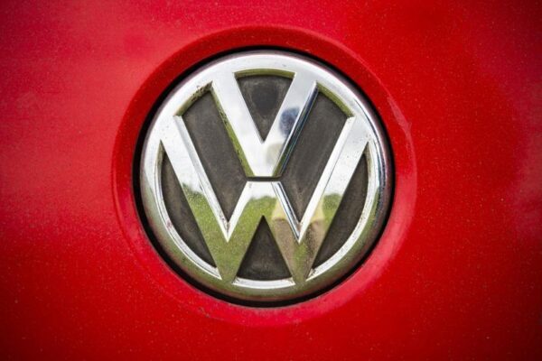 Volkswagen готовит к презентации во Франции компактный внедорожник T-Cross