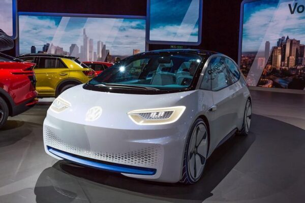 Volkswagen начнет серийный выпуск электрического хэтчбека I.D. в ноябре 2019 года