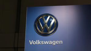 Volkswagen поднял цены на новые автомобили в России с 15 января