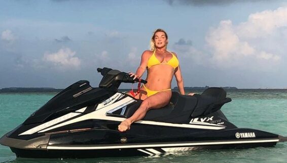 Волочкова опубликовала в Instagram «страшное» фото на водном скутере