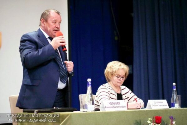 Вопросы благоустройства были подняты населением на встрече с префектом Алексеем Челышевым