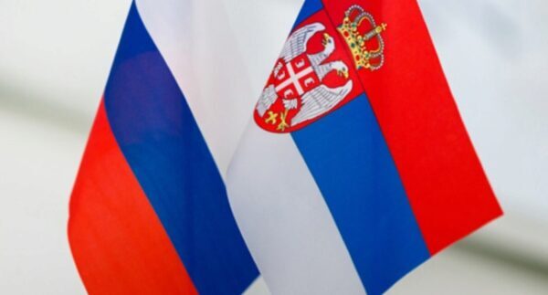 В Сербии призвали власти страны попросить Владимира Путина ввести войска в Косово