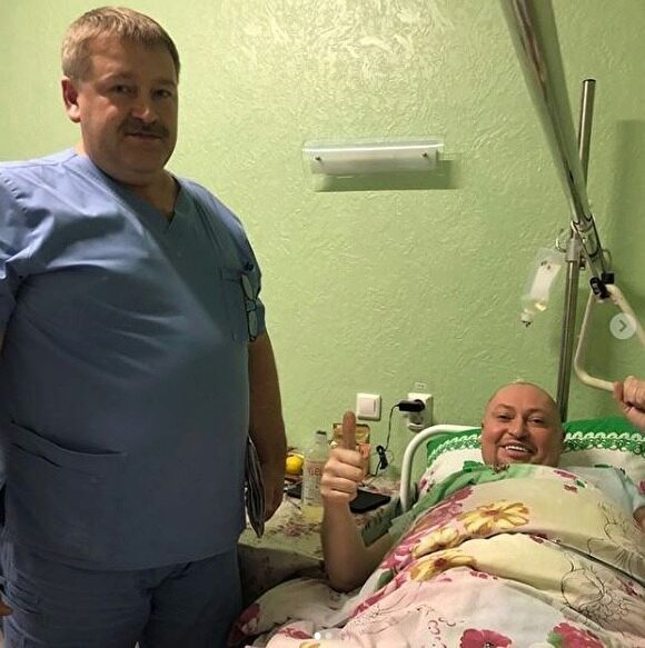 «Вы мои спасители!» Певцу Шуре провели операцию в Центре Илизарова