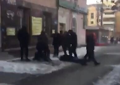 Жесткое задержание директора цирка в Челябинске попало на видео