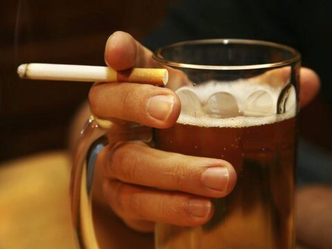 Жители Саратовкой области начали год с кражи сигарет и пива