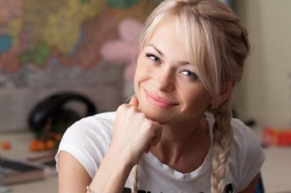 Анна Хилькевич не рекомендует пользоваться уколами красоты, которые ей чуть не навредили
