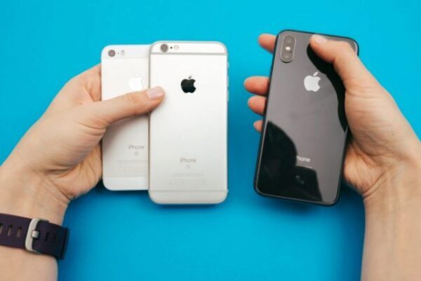 Apple выпустит три новых айфона