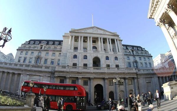Банк Британии объявил о необходимости ускорить ужесточение политики