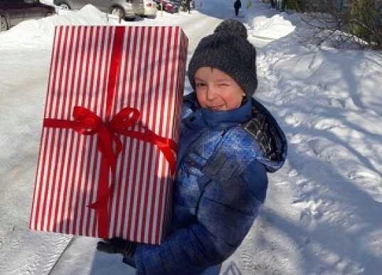 Дед Мороз все-таки пришел: незнакомцы нашли письмо и исполнили желание Никиты