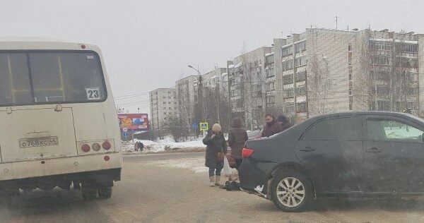 Двух пенсионерок сбили на пешеходном переходе возле церкви в Костроме