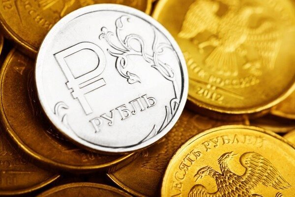Эксперты: на следующей неделе рубль ожидает серьезное давление