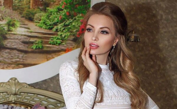 Евгения Феофилактова заявила, что информация о разводе Гусева и Романец её не интересует