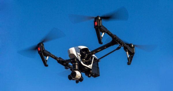 Инженеры из MIT создали для дронов "неуверенную" систему преодоления препятствий