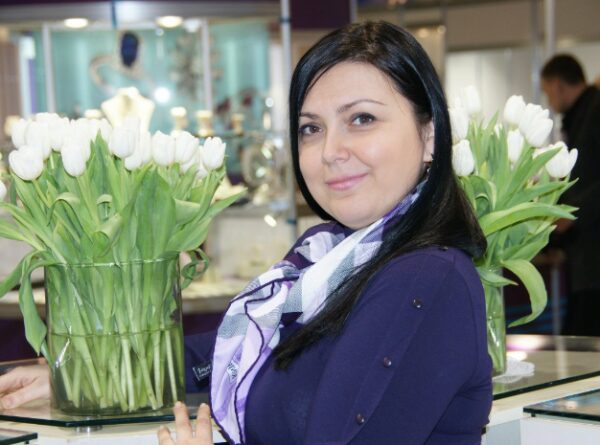 Ирина Донцова считает, что Иосиф Оганесян боится конкуренции в свадебном конкурсе