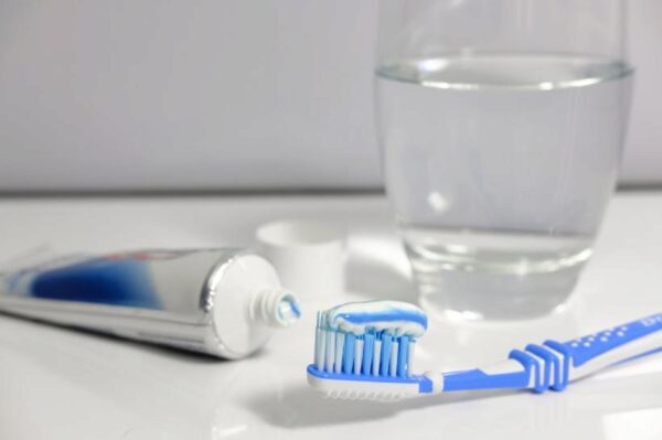 Исследование: Треть миллениалов чистят зубы раз в день и боятся стоматологов