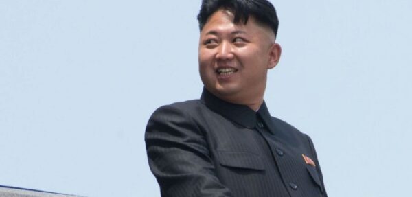 Ким Чен Ын пригласил в Пхеньян главу Южной Кореи