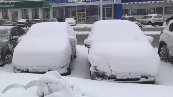 На смену снегопадам в Липецк идут снегопады: дороги чистят в круглосуточном режиме