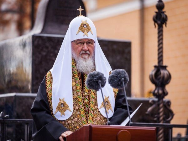 Патриарх Кирилл призвал девушек обзаводиться детьми