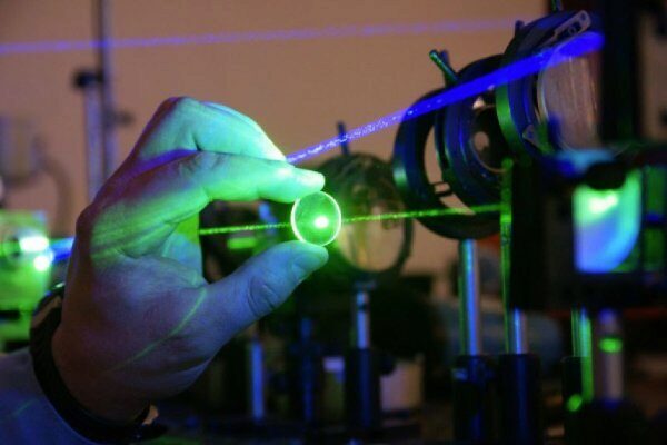 Российские физики разрабатывают сверхточные лазерные часы