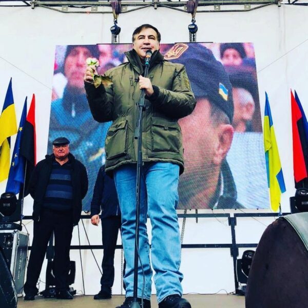 Саакашвили увидел у Порошенко железные памперсы из-за грядущей акции на Майдане