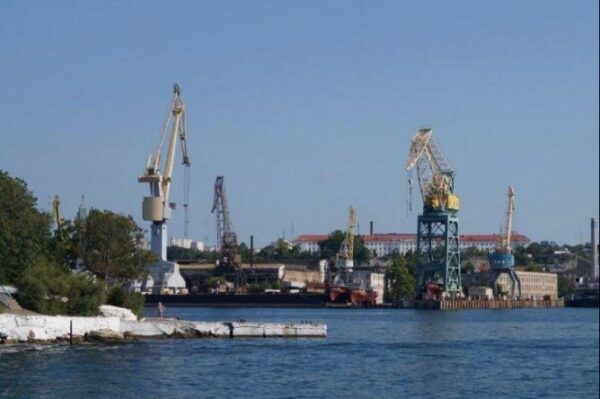 Севастопольский завод Порошенко перешел в российскую собственность