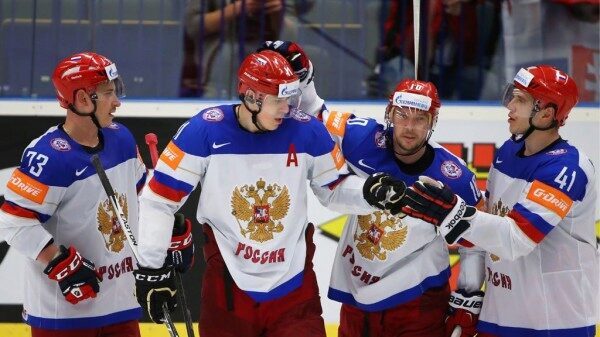 «Справедливость есть!»: Звёзды поздравили российских хокеистов с золотом на ОИ-2018