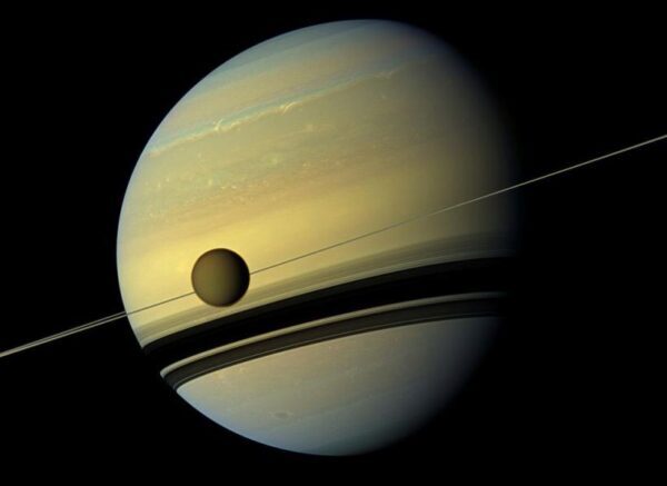 Ученые NASA подтвердили существование доказательств жизни на Титане