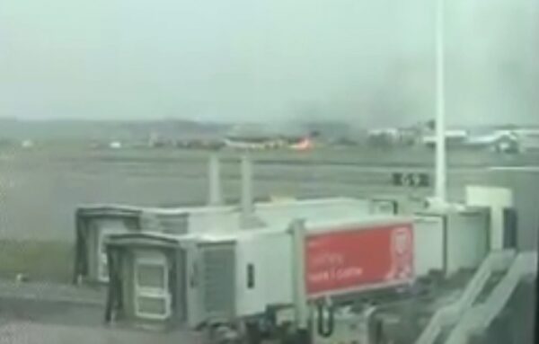 В аэропорту Амстердама произошло возгорание на взлетно-посадочной полосе