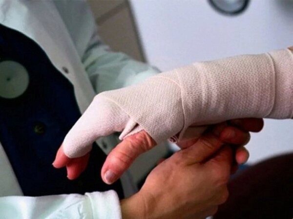 В Башкирии работник остался без двух пальцев из-за конвейера