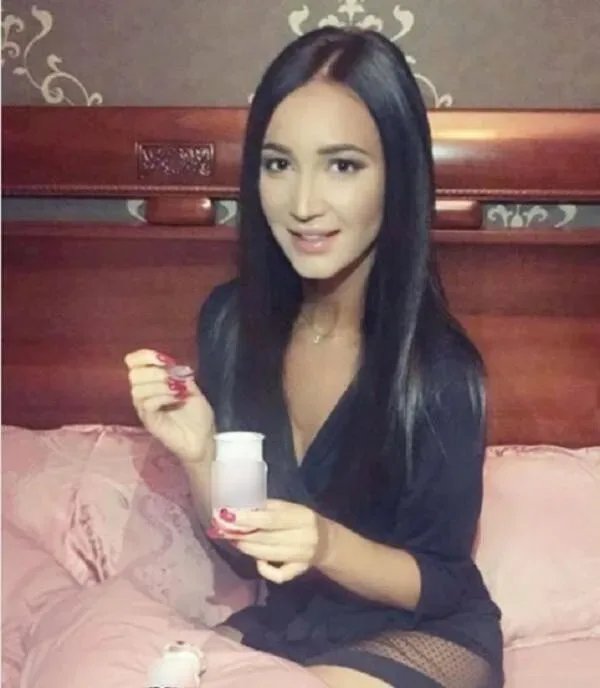 В День всех влюбленных Ольга Бузова занималась рекламой йогурта