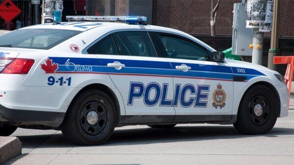 В Канаде судебный пристав выстрелил в молодого человека на глазах у его матери